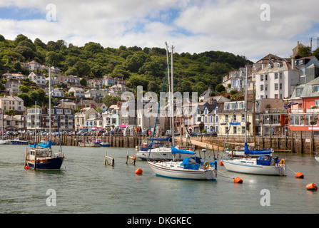 Barche a vela sull'estuario di Looe, Cornwall, Inghilterra. Foto Stock