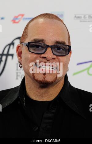 Toronto, Canada. 5 Dic 2013. Sinbad che arrivano al David Foster Foundation miracolo concerto presso il Centro Allstream. Credito: EXImages/Alamy Live News Foto Stock