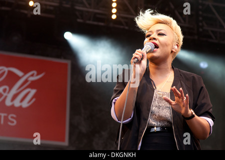 Emeli Sande Torcia olimpica Foto Stock