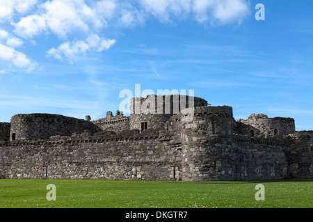 Beaumaris Castle, Sito Patrimonio Mondiale dell'UNESCO, Anglesey, Galles, Regno Unito, Europa Foto Stock