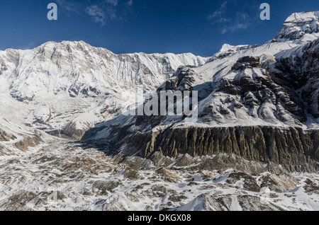 Annapurna I, Sud Annapurna ghiacciaio da Annapurna Base Camp, Annapurna Conservation Area, Nepal, Himalaya Foto Stock