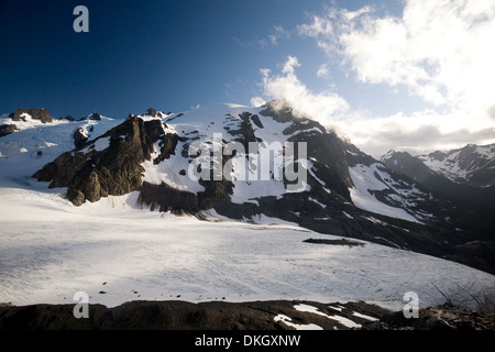 Il Monte Olimpo e blu ghiacciaio, il Parco Nazionale di Olympic, Sito Patrimonio Mondiale dell'UNESCO, nello Stato di Washington, USA Foto Stock