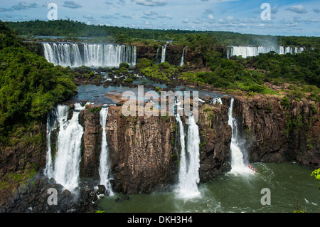 Foz de Iguazu (cascate Iguacu), le più grandi cascate nel mondo, Iguacu Parco Nazionale, sito Patrimonio Mondiale dell'UNESCO, Brasile Foto Stock