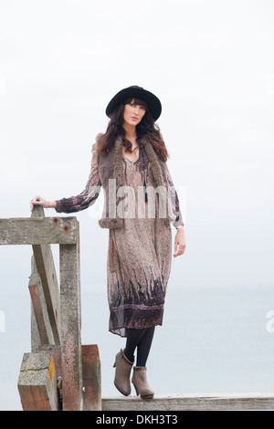 Bohemian fashion style, donna che indossa un cappello Foto Stock