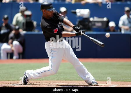 Toronto Blue Jays outfielder Vernon pozzetti (10) battere contro il Philadelphia Phillies presso il Rogers Centre in Toronto, ON. Il Phillies Beat the Blue Jays 10-0. (Credito Immagine: © Anson appeso/Southcreek globale/ZUMApress.com) Foto Stock