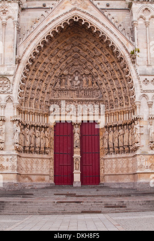 Il fronte ovest di Notre Dame d'Cattedrale di Amiens, Sito Patrimonio Mondiale dell'UNESCO, Amiens, Somme Picardia, Francia, Europa Foto Stock