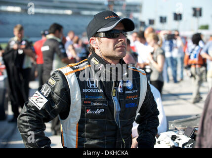 Conquest Racing guida Alex Tagliani orologi il polo durante il turno di qualificazione a Bombardier Learjet 550k al Texas Motor Speedway di Fort Worth, Texas. (Credito Immagine: © Albert Pena/Southcreek globale/ZUMApress.com) Foto Stock