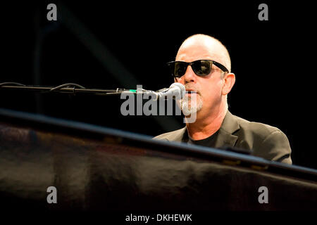 Billy Joel di eseguire durante la Elton John & Billy Joel Face 2 Face Tour presso il Citizens Bank Park di Philadelphia, PA. (Credito Immagine: © Chris Szagola/Southcreek globale/ZUMApress.com) Foto Stock