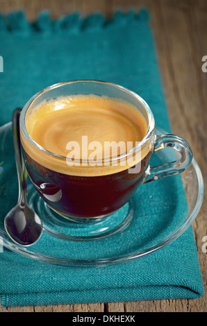 Caffè espresso caffè in tazza di vetro Foto Stock