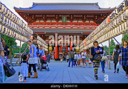 Di Senso-ji, noto anche come Tempio di Asakusa Kannon, Tokyo, Giappone. Foto Stock