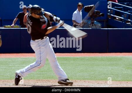 Giugno 14, 2009 - Toronto, Ontario, Canada - 14 Giugno 2009: Blue Jays asta Barajas battere contro la Florida Marlins presso il Rogers Centre a Toronto in Canada. (Credito Immagine: © Southcreek globale/ZUMApress.com) Foto Stock