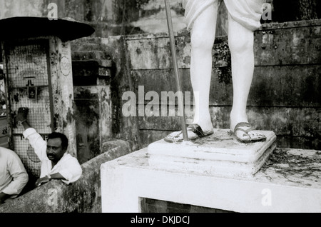 Il Mahatma Gandhi in Chennai Madras in Tamil Nadu, nell India orientale in Asia del Sud. Sculture eroe eroi indipendenza storia indiana scultura uomo Travel Foto Stock