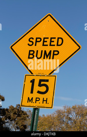 Speed Bump cartello stradale, STATI UNITI D'AMERICA Foto Stock