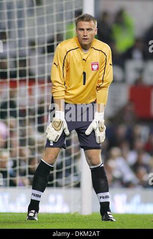 Apr. 19, 1942 - Old Trafford, Manchester, Inghilterra - ARTUR BORUC.POLONIA & Glasgow Celtic FC.INGHILTERRA V POLONIA.OLD TRAFFORD, Manchester, Inghilterra.12-Ott-05.DIJ37800.K47873.WORLD CUP 2006 ANTEPRIMA.(Immagine di credito: © Globo foto/ZUMAPRESS.com) Foto Stock