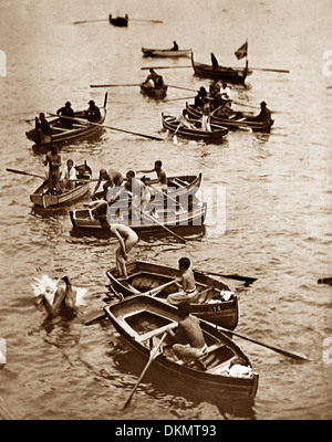 Funchal Madeira boys diving pre-1900 Foto Stock