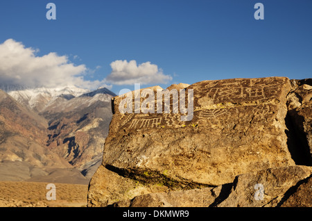 Native American incisioni rupestri nella Owens Valley della California Foto Stock