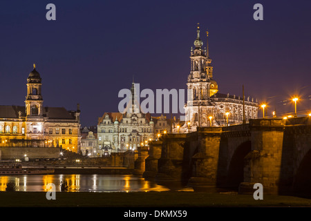 Vista sul fiume Elba a Dresda in serata, Germania, Europa Foto Stock