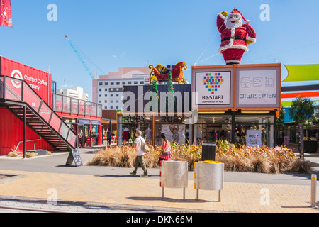 Contenitore Mall, a Christchurch, Nuova Zelanda, a Natale. Le decorazioni di Natale come il terremoto di Christchurch recovery... Foto Stock