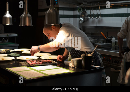 James Knappett, creatore e chef del ristorante Bubbledogs, Londra Foto Stock