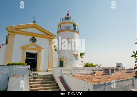 Guia Lighthouse, fort e chiesa a Macau, un ex colonia portoghese e oggi patrimonio mondiale in Cina Foto Stock