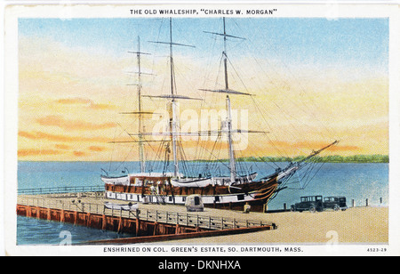 Questa annata cartolina dal 1930 mostra whaleship Charles W. Morgan presso il dock al colonnello Green Station wagon in Massachusetts. Foto Stock