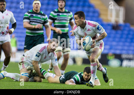 Reading, Regno Unito. 08 Dic, 2013. Richard KINGI di Stade Francais durante la Amlin Challenge Cup match tra il London Irish e Stade Francais al Madejski Stadium Credito: Azione Sport Plus/Alamy Live News Foto Stock