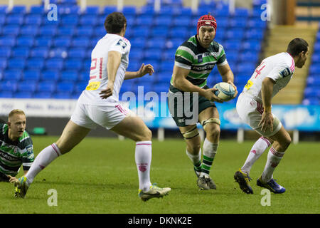 Reading, Regno Unito. 08 Dic, 2013. Jebb Sinclair di London Irish in azione durante la Amlin Challenge Cup match tra il London Irish e Stade Francais al Madejski Stadium Credito: Azione Sport Plus/Alamy Live News Foto Stock