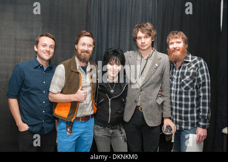 Cimorelli ,emblema3 ,Fall Out Boy, panico in discoteca e Kalin e Myles eseguire a Jingle Ball 2013 Foto Stock