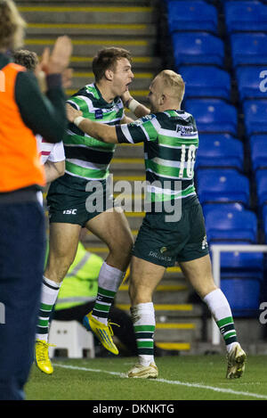 Reading, Regno Unito. 08 Dic, 2013. Alex LEWINGTON del London Irish celebra il suo provare durante la Amlin Challenge Cup match tra il London Irish e Stade Francais al Madejski Stadium Credito: Azione Sport Plus/Alamy Live News Foto Stock