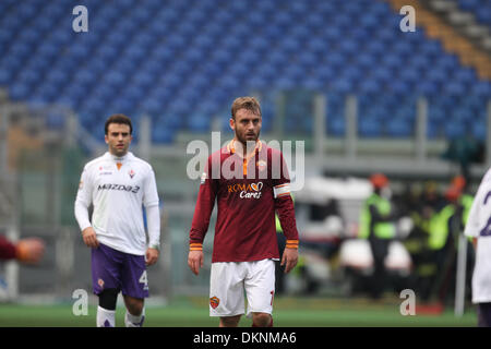 8 dicembre 2013 - Roma, Italia - Daniele De Rossi (Roma) durante la serie di una partita tra la Roma e la Fiorentina allo Stadio Olimpico 8 Dicembre 2013 a Roma, Italia...Foto: Manuel Romano (credito Immagine: © Manuel Romano/NurPhoto/ZUMAPRESS.com) Foto Stock