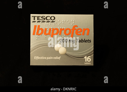 Tesco Ibuprofene 200mg compresse, neurofen, pack, pacchetti, pack, pacchetti, tablet, medicina, medicinali, pain killer killers UK mg Foto Stock