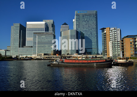 Canary Wharf tenuta da Blackwall bacino, Londra E14 Regno Unito Foto Stock