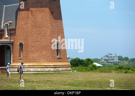 La luce del sud-est, un faro sull isola di blocco costruito in mattoni che si affaccia Mohegan bluffs in Rhode Island. Foto Stock