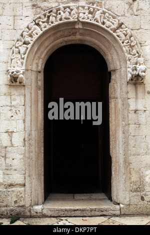 Portale della Cattedrale di Santa Maria Maggiore, Barletta, Puglia, Italia Foto Stock