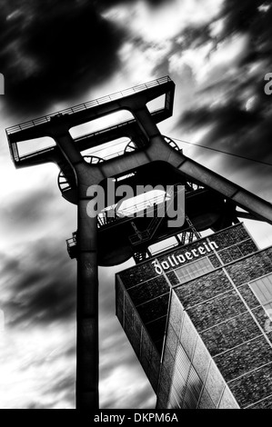 Headframe dell'albero 12 dell'Zeche Zollverein, Essen, la Ruhr, Germania, Europa Foto Stock