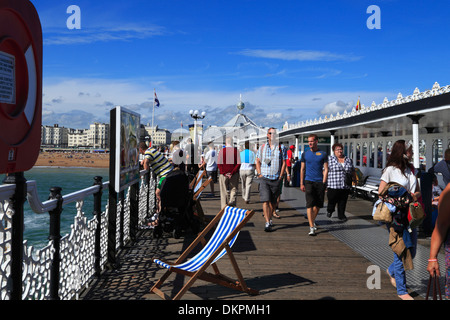 Il Brighton Pier e Brighton, East Sussex, Regno Unito Foto Stock