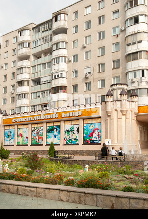 Edificio di appartamenti in Tiraspol, la capitale della Transnistria. Foto Stock