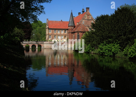 Il castello di Huelshoff, un castello moated, Havixbeck vicino a Muenster, Muensterland, Renania settentrionale-Vestfalia, Germania Foto Stock