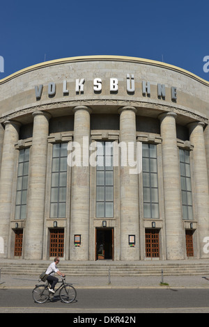 Volksbuehne, Rosa-Luxemburg-Platz, nel quartiere Mitte di Berlino, Deutschland / Volksbühne Foto Stock