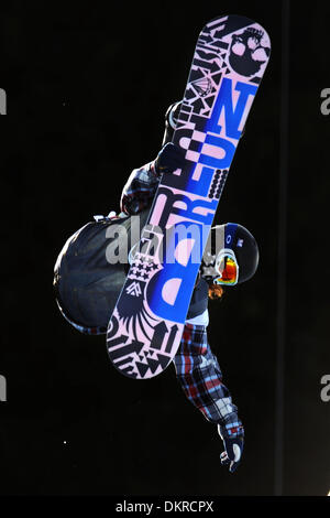 Feb 17, 2010 - Cypress Mountain, British Columbia, Canada - Stati Uniti" Shaun White catture alcuni aria durante il uomini Halfpipe Snowboard a concorrenza di 2010 giochi olimpici invernali di Vancouver. (Credito Immagine: © Jed Conklin/ZUMA Press) Foto Stock