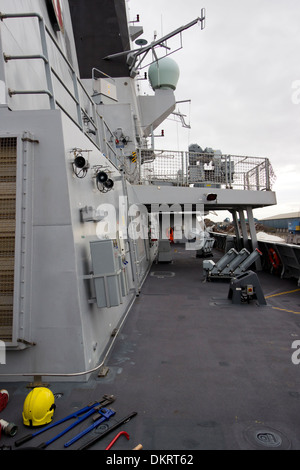 HMS Defender D36 è il quinto della Marina è di sei stato dell'arte di tipo 45 cacciatorpediniere - Defender è stato costruito in Glasgow Scotland Regno Unito Foto Stock