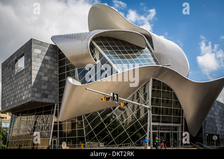 Il design architettonico della Galleria d'arte edificio esterno in Edmonton, Alberta, Canada. Foto Stock