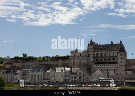 Royal Chateau, Amboise, Francia, in estate, una vista dall'isola. Foto Stock