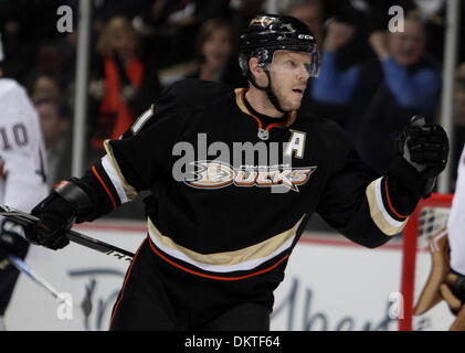 Feb 10, 2010 - Anaheim, California, Stati Uniti d'America - Edmonton lubrificatori defenceman Lubomir Visnovsky della Slovacchia è raffigurato durante un NHL Hockey gioco contro gli Anaheim Ducks all'Honda Center. (Credito Immagine: © Mark Samala/ZUMA Press) Foto Stock