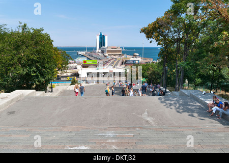 Visualizza in basso la Potemkin Scale verso il Mar Nero a Odessa, Ucraina. Foto Stock