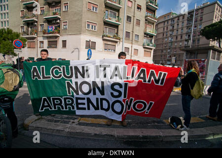Roma, Italia. Il 9 dicembre, 2013. Italia nella ribellione. Persone protestano a Roma il 9 dicembre 2013.Foto: Paolo Gargini/NurPhoto Credito: Paolo Gargini/NurPhoto/ZUMAPRESS.com/Alamy Live News Foto Stock