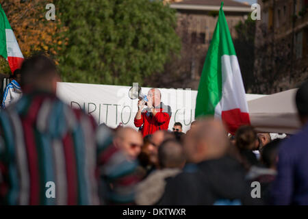 Roma, Italia. Il 9 dicembre, 2013. Italia nella ribellione. Persone protestano a Roma il 9 dicembre 2013.Foto: Paolo Gargini/NurPhoto Credito: Paolo Gargini/NurPhoto/ZUMAPRESS.com/Alamy Live News Foto Stock