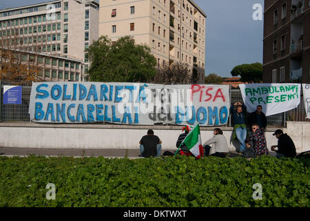 Roma, Italia. Il 9 dicembre, 2013. Italia nella ribellione. Persone protestano a Roma il 9 dicembre 2013.Foto: Paolo Gargini/NurPhoto Credito: Paolo Gargini/NurPhoto/ZUMAPRESS.com/Alamy Live News Foto Stock