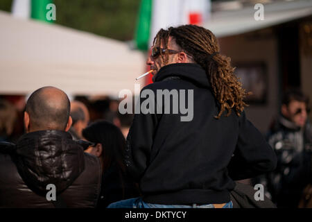 Roma, Italia. Il 9 dicembre, 2013. Italia nella ribellione. Persone protestano a Roma il 9 dicembre 2013.Foto: Paolo Gargini/NurPhoto Credito: Paolo Gargini/NurPhoto/ZUMAPRESS.com/Alamy Live News Foto Stock
