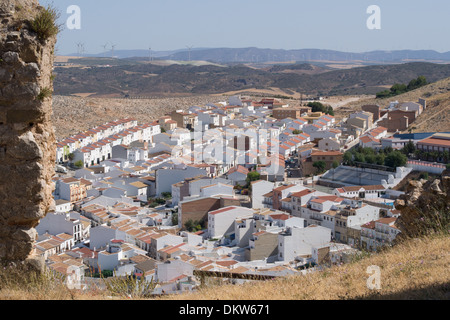 Teba, uno dei villaggi bianchi (Pueblos Blancos) di Andalusia, Spagna. Foto Stock
